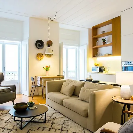 Charming & Modern Flat Close To Time Out Market *